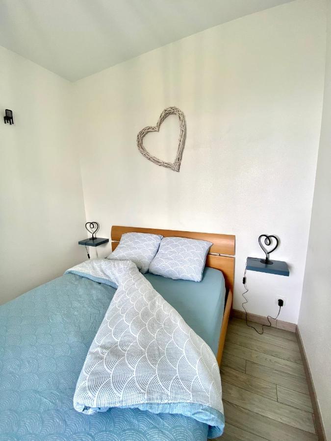 Jolie Maison, Jardin Et Parking Desertines  Экстерьер фото