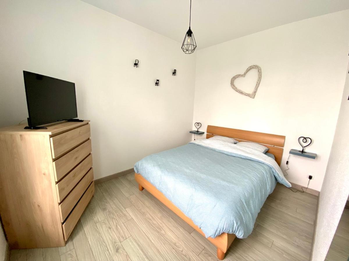 Jolie Maison, Jardin Et Parking Desertines  Экстерьер фото